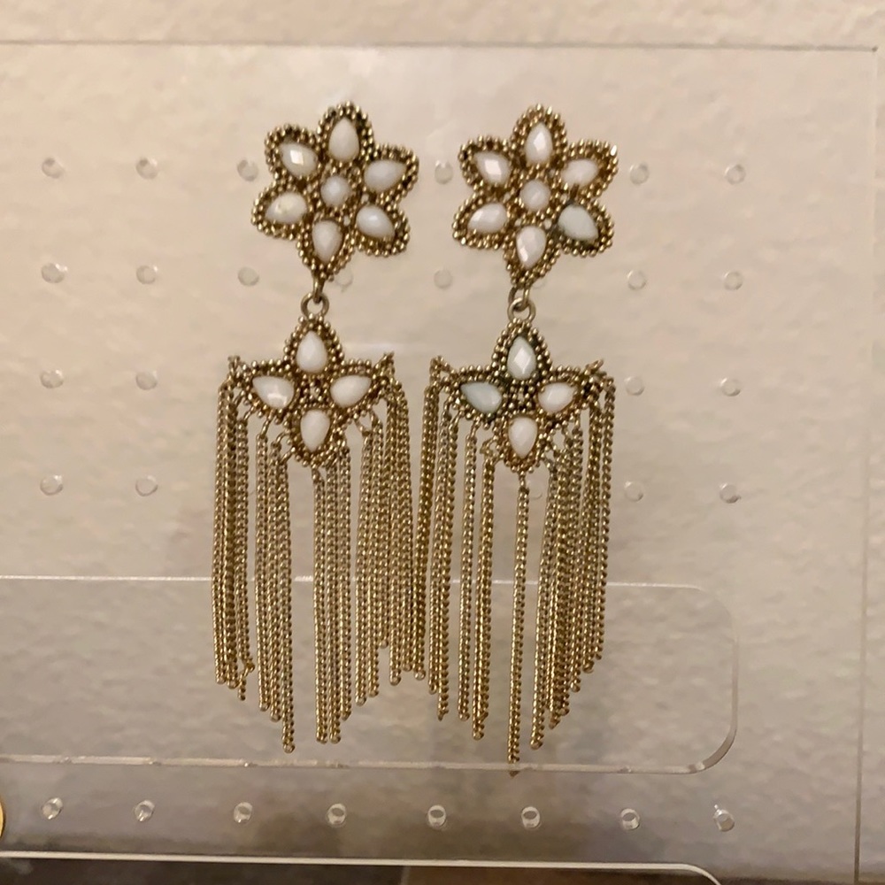 Kendra Scott earrings white with gold tassel